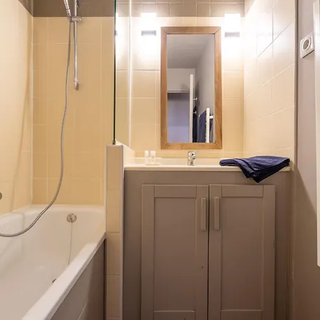 In-out - Heart Of Spacious 8 Guests Apartment, Wifi - Pierre & Tikal