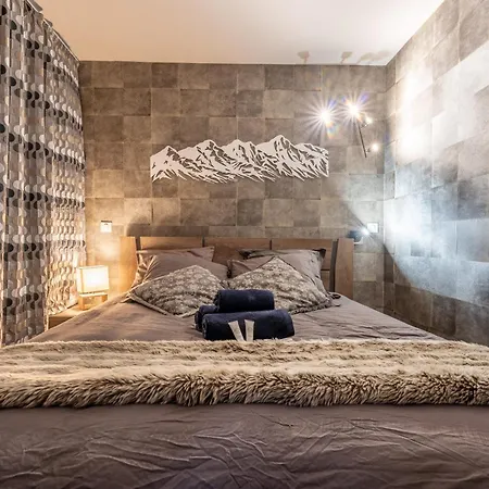 Appartement In-out - Heart Of Spacious 8 Guests Apartment, Wifi - Pierre & Tikal